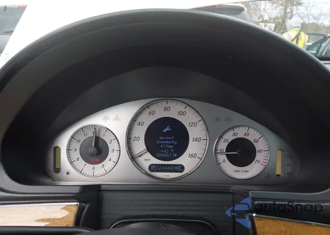 2009 Mercedes-Benz E 350 z USA, uszkodzony, nr VIN WDBUF56XX9B380630